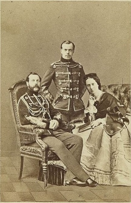 Alexandre II de Russie avec son épouse Maria Alexandrovna et Alexandre III de Russie leur fils